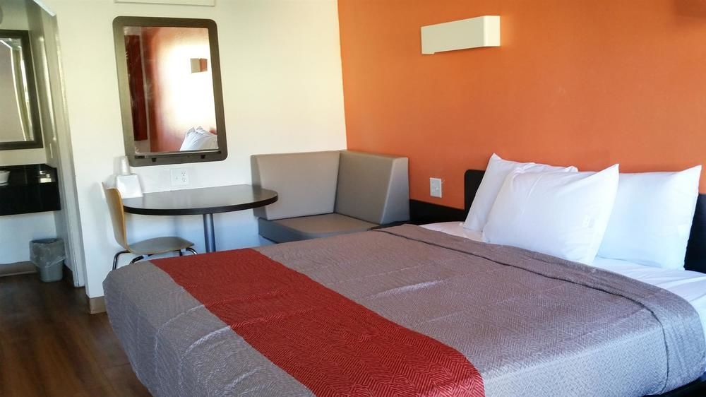 Motel 6-Blue Springs, Mo Zewnętrze zdjęcie