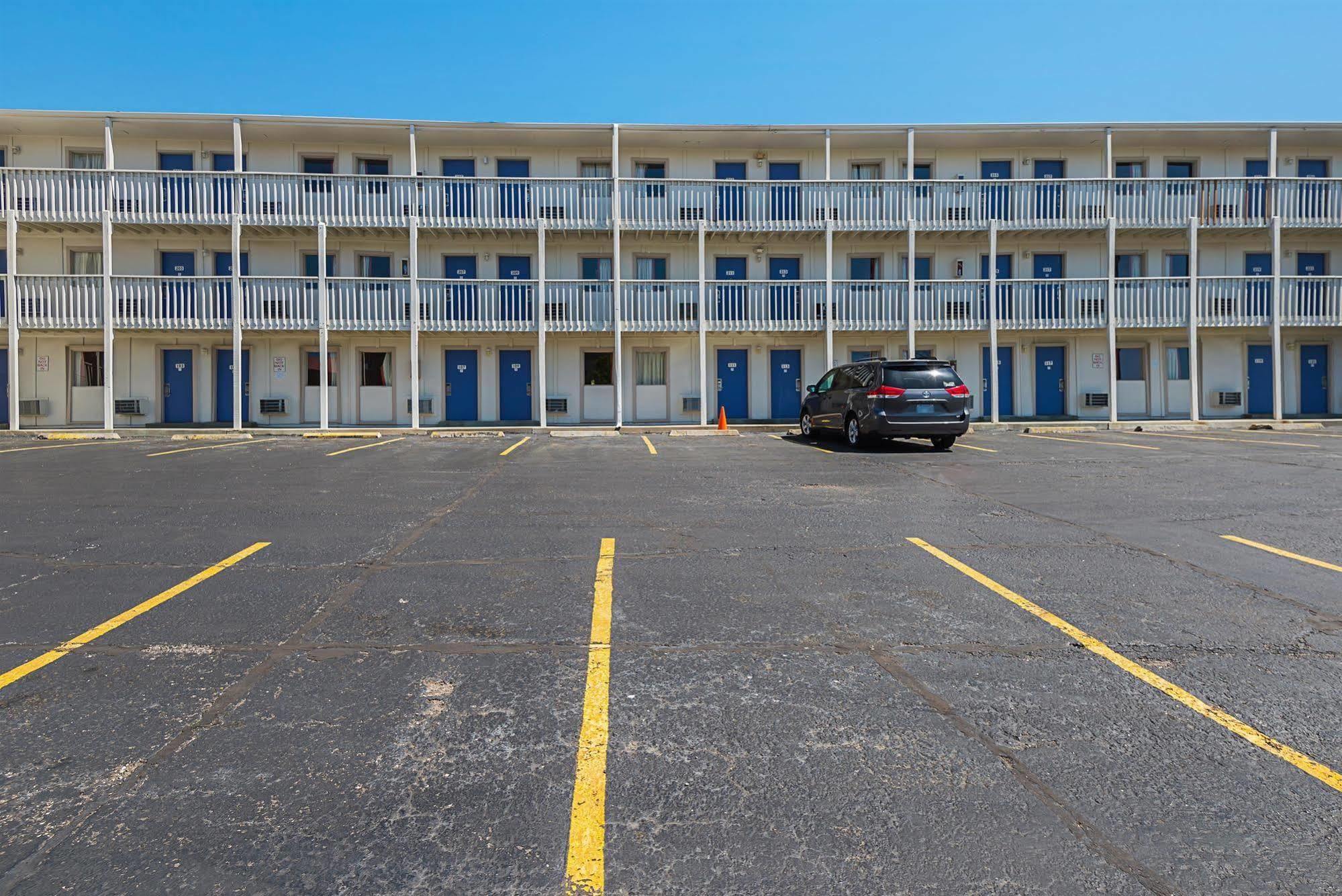 Motel 6-Blue Springs, Mo Zewnętrze zdjęcie