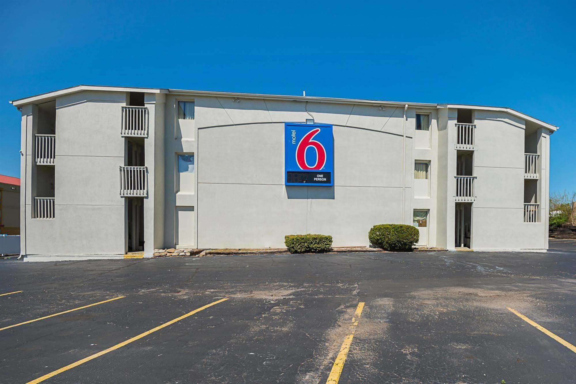 Motel 6-Blue Springs, Mo Zewnętrze zdjęcie