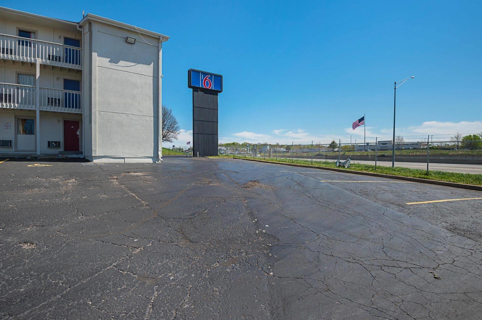 Motel 6-Blue Springs, Mo Zewnętrze zdjęcie