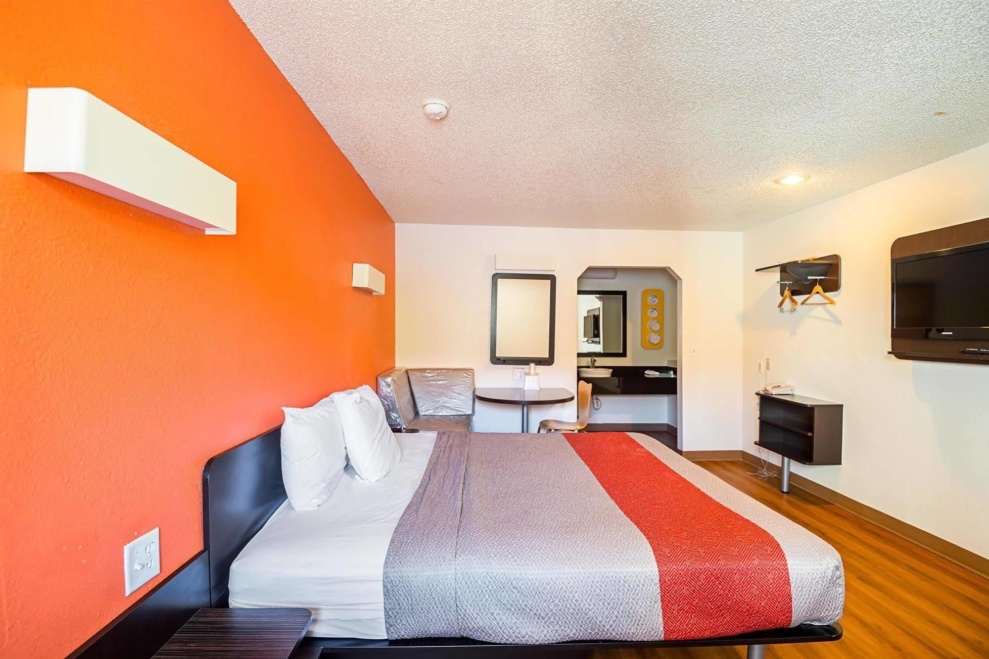 Motel 6-Blue Springs, Mo Zewnętrze zdjęcie
