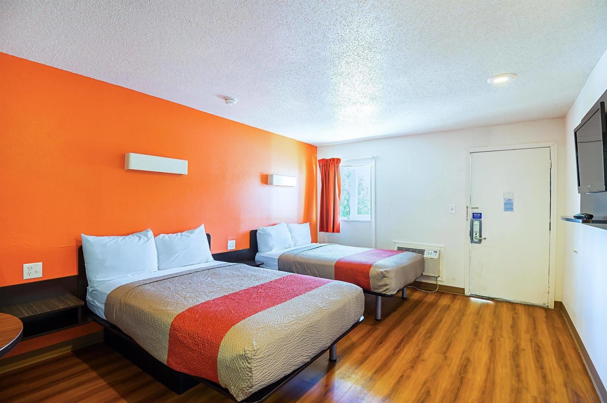 Motel 6-Blue Springs, Mo Zewnętrze zdjęcie