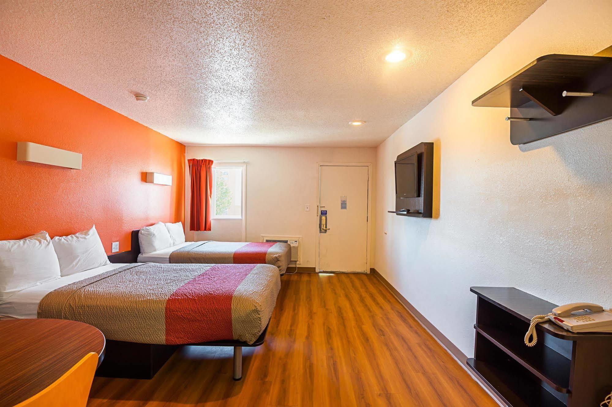 Motel 6-Blue Springs, Mo Zewnętrze zdjęcie